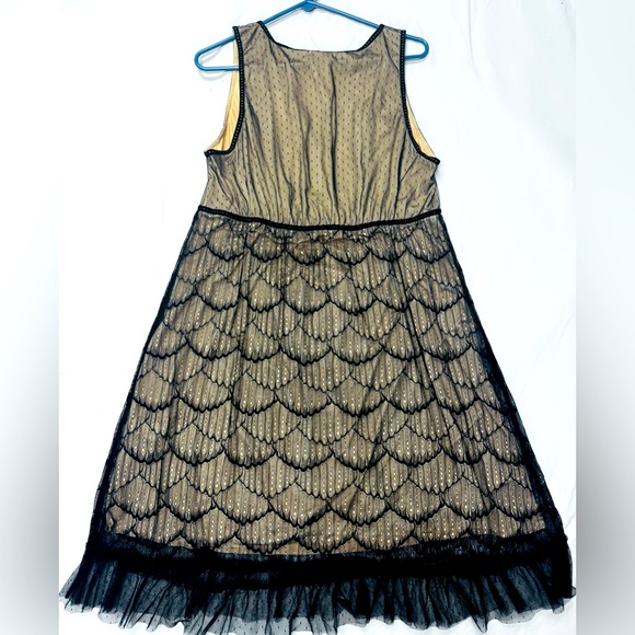 BRAND NEW Max Studio Lace Art Deco Tan & Black Lace Dress Size XL - Picture 2 of 6